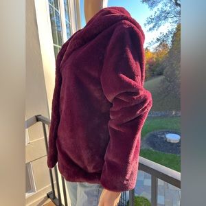 Simply Vera Wang Faux Fur Jacket w/ hood. Size: M